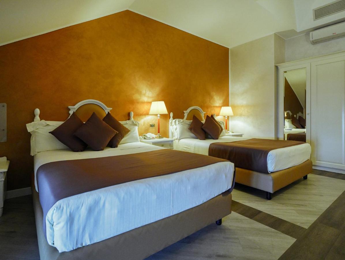 Gardaland Hotel Castelnuovo del Garda Esterno foto