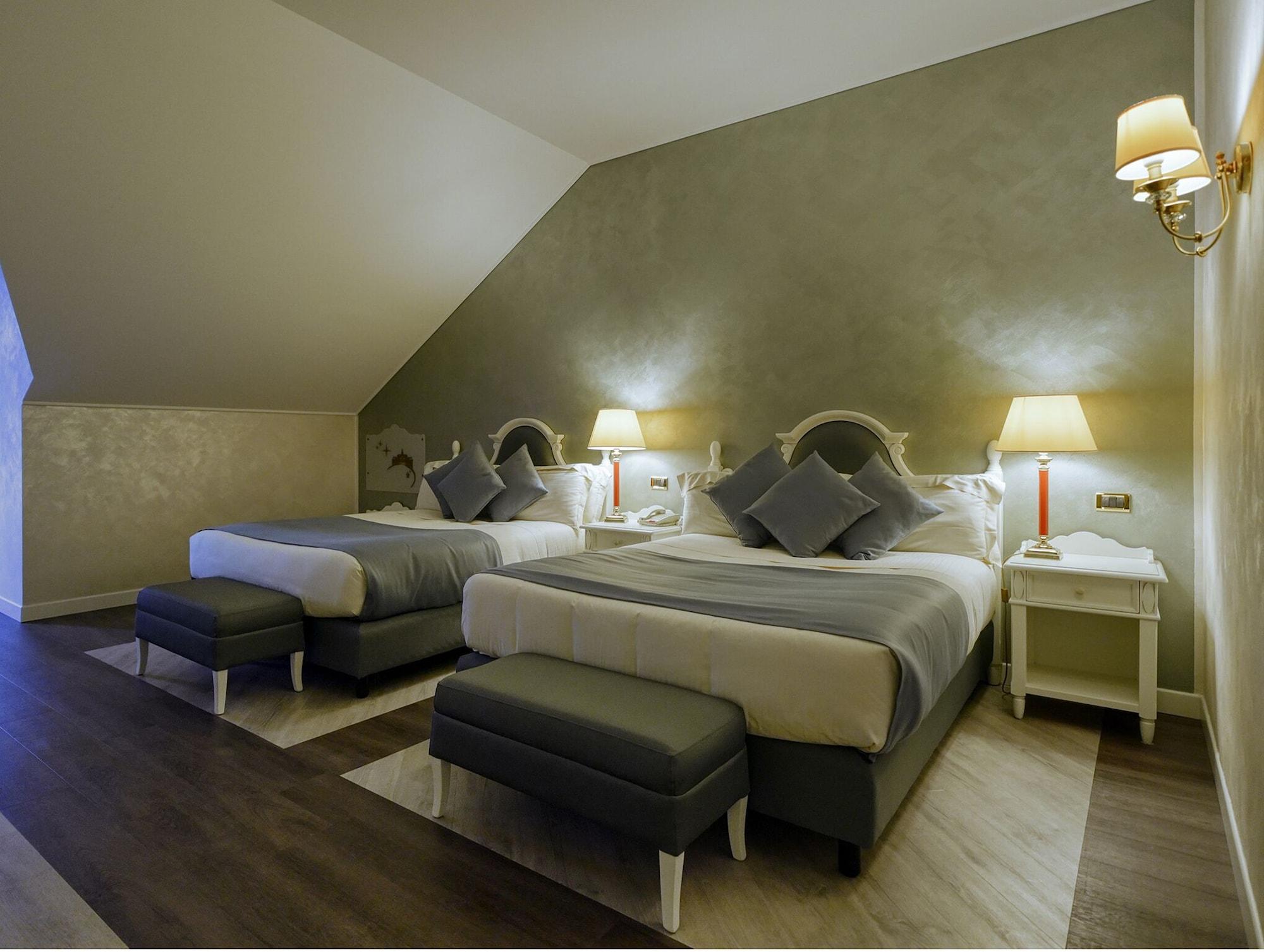 Gardaland Hotel Castelnuovo del Garda Esterno foto