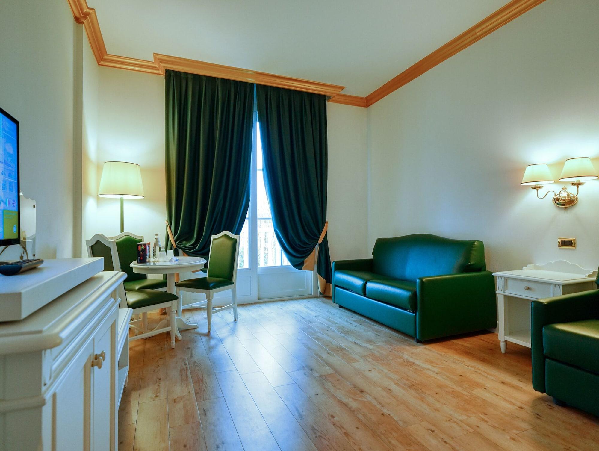 Gardaland Hotel Castelnuovo del Garda Esterno foto