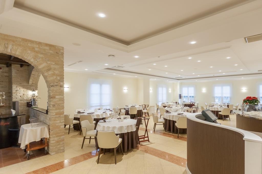 Gardaland Hotel Castelnuovo del Garda Esterno foto